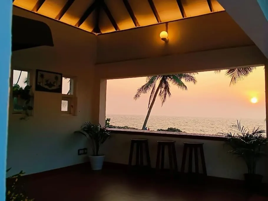 Hidden Paradise : Beach Villa Kandakkadava