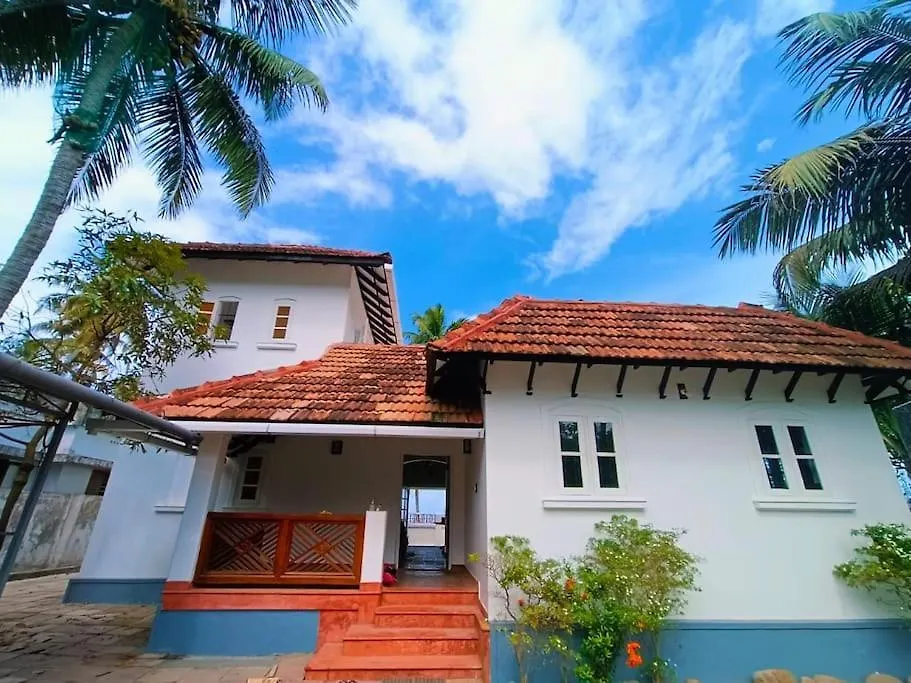 Hidden Paradise : Beach Villa Kandakkadava