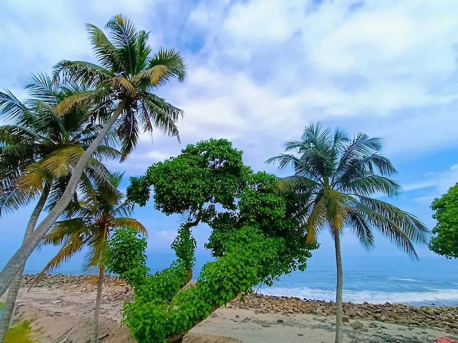 Hidden Paradise : Beach Villa Kandakkadava 0*,  India